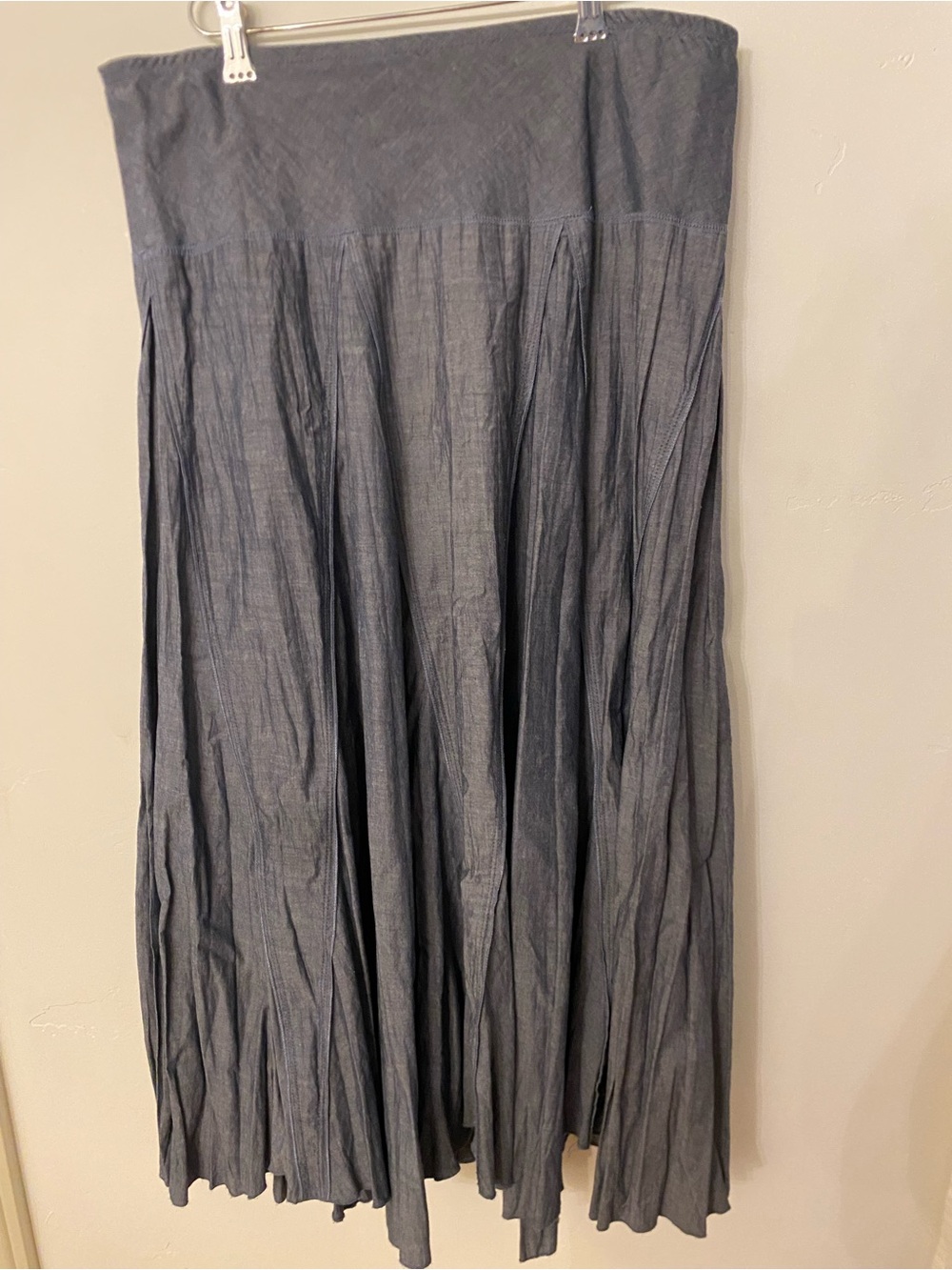 Karen Kane Charcoal Crinkle Midi Skirt